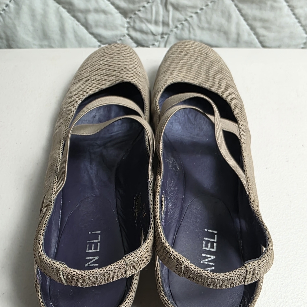 Vaneli Womens Marjory Sling Back Taupe Wedge Sandals Ballet Sandals Sz 6.5M - Picture 3 of 10